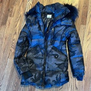 NWOT SAM camo print down jacket with genuine fur hood sz L